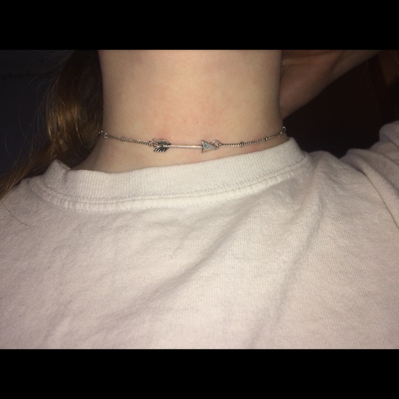 Choker - Picture 2 of 4